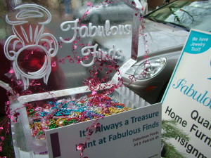 Ice sculpture promotes Fabulous Finds in downtown Frederick. Photo by Corinne Looper.